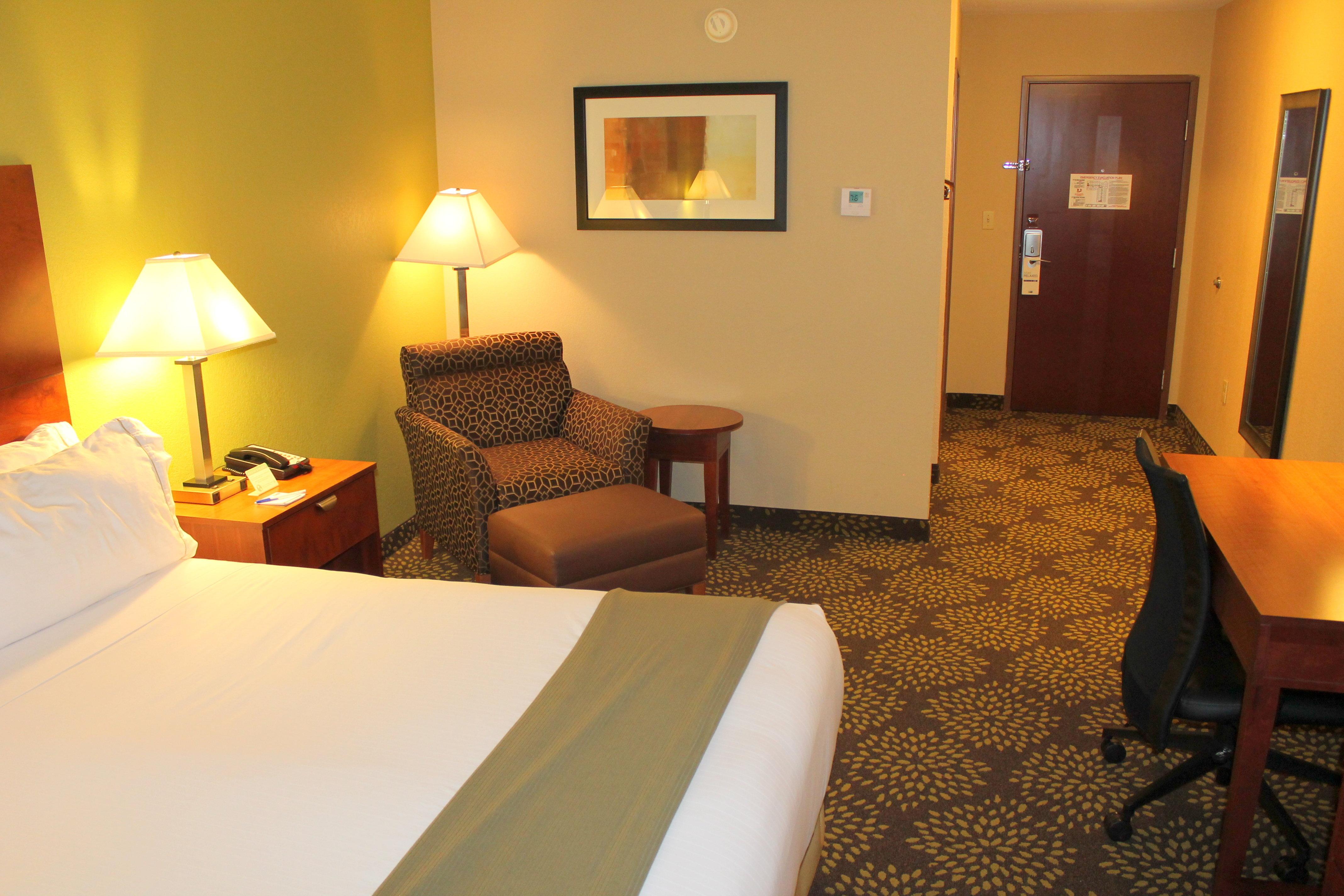 Holiday Inn Express Hotel & Suites Starkville, An Ihg Hotel Екстер'єр фото
