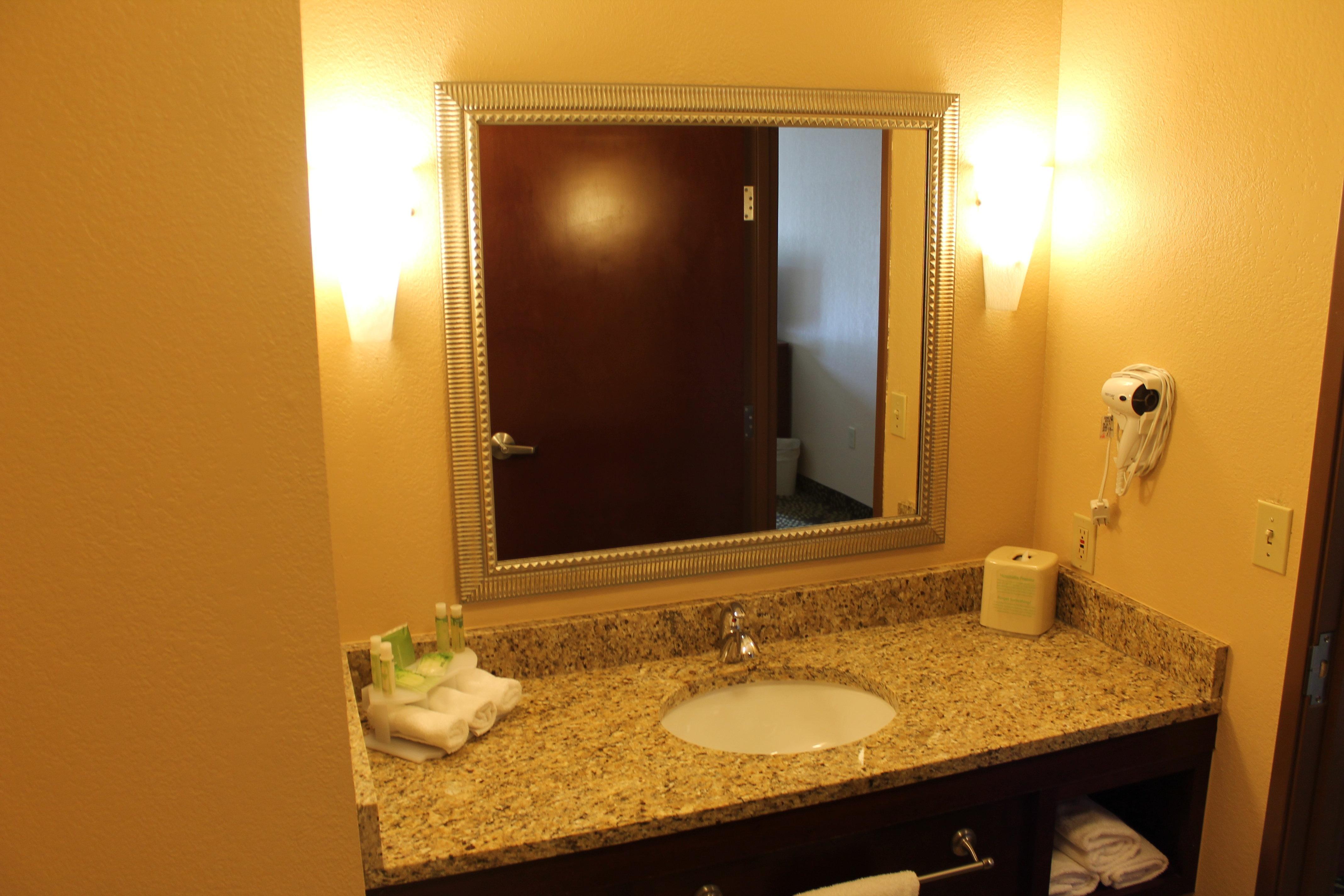 Holiday Inn Express Hotel & Suites Starkville, An Ihg Hotel Екстер'єр фото
