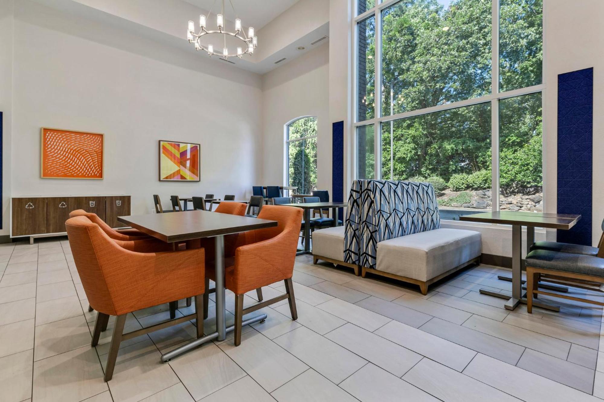 Holiday Inn Express Hotel & Suites Starkville, An Ihg Hotel Екстер'єр фото