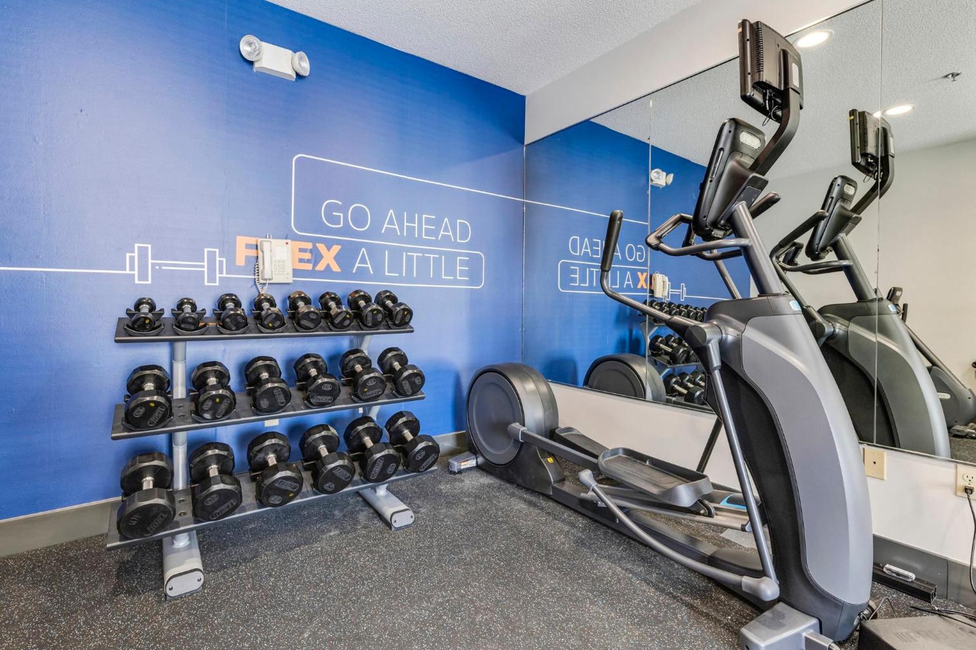 Holiday Inn Express Hotel & Suites Starkville, An Ihg Hotel Екстер'єр фото