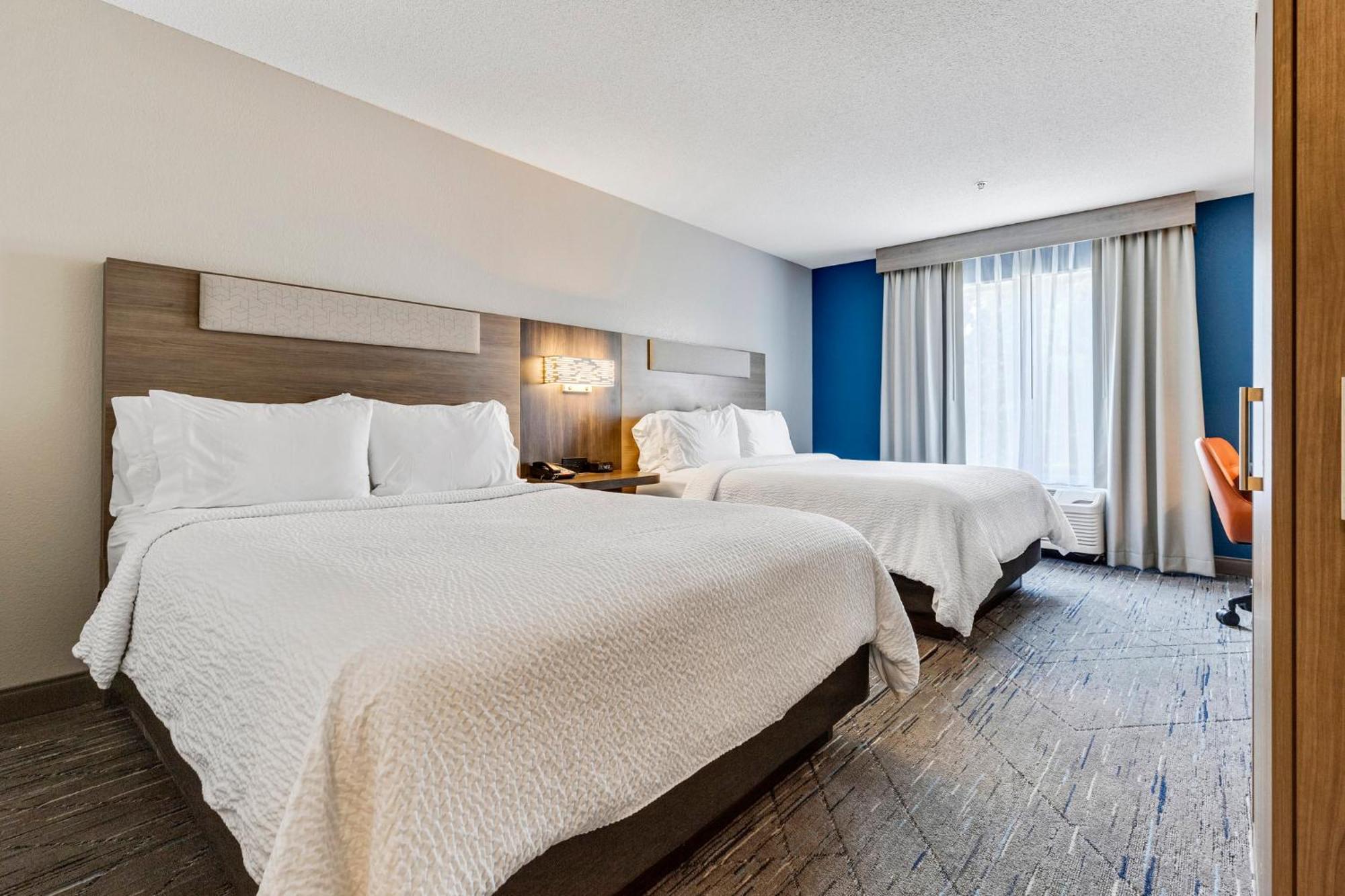 Holiday Inn Express Hotel & Suites Starkville, An Ihg Hotel Екстер'єр фото