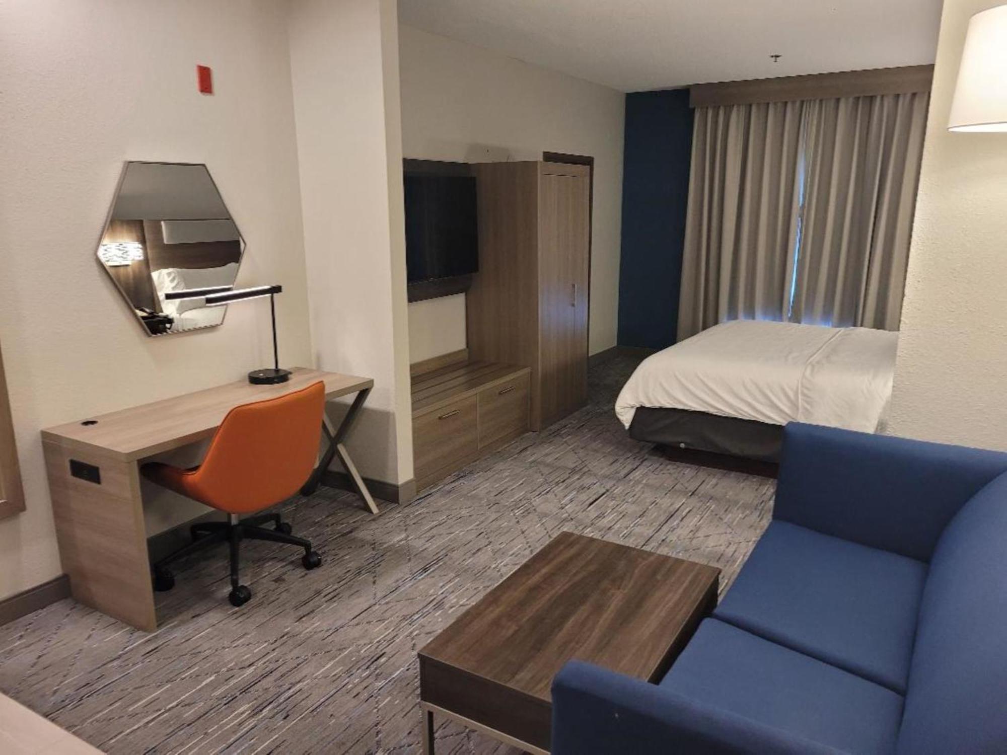 Holiday Inn Express Hotel & Suites Starkville, An Ihg Hotel Екстер'єр фото
