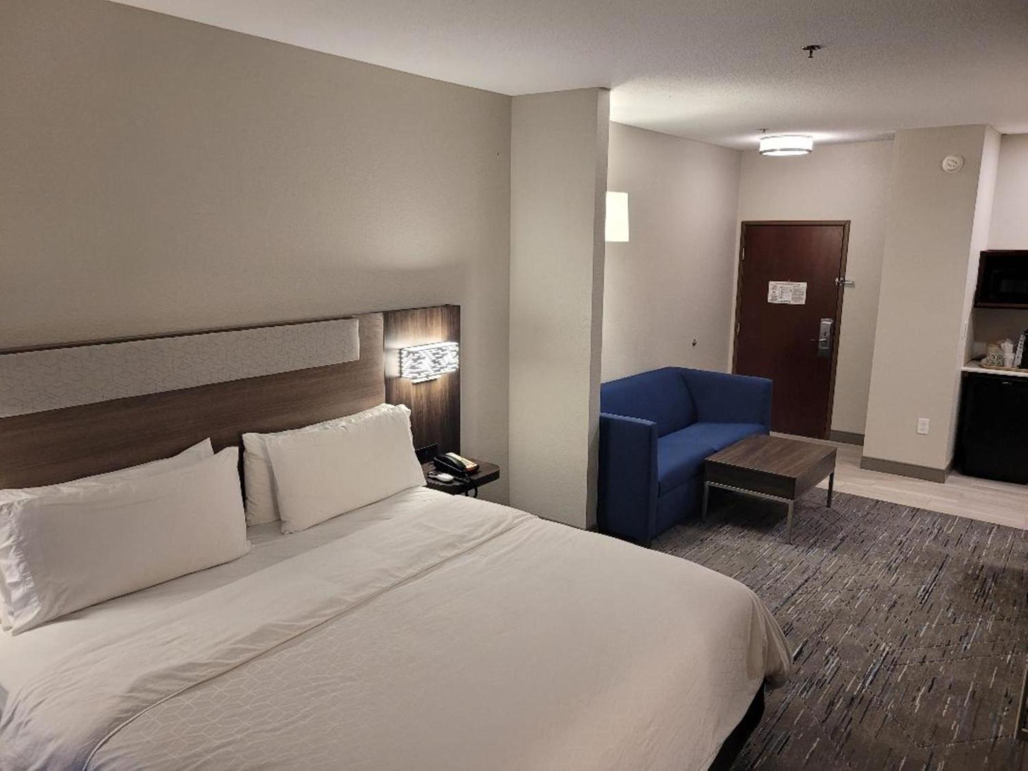 Holiday Inn Express Hotel & Suites Starkville, An Ihg Hotel Екстер'єр фото