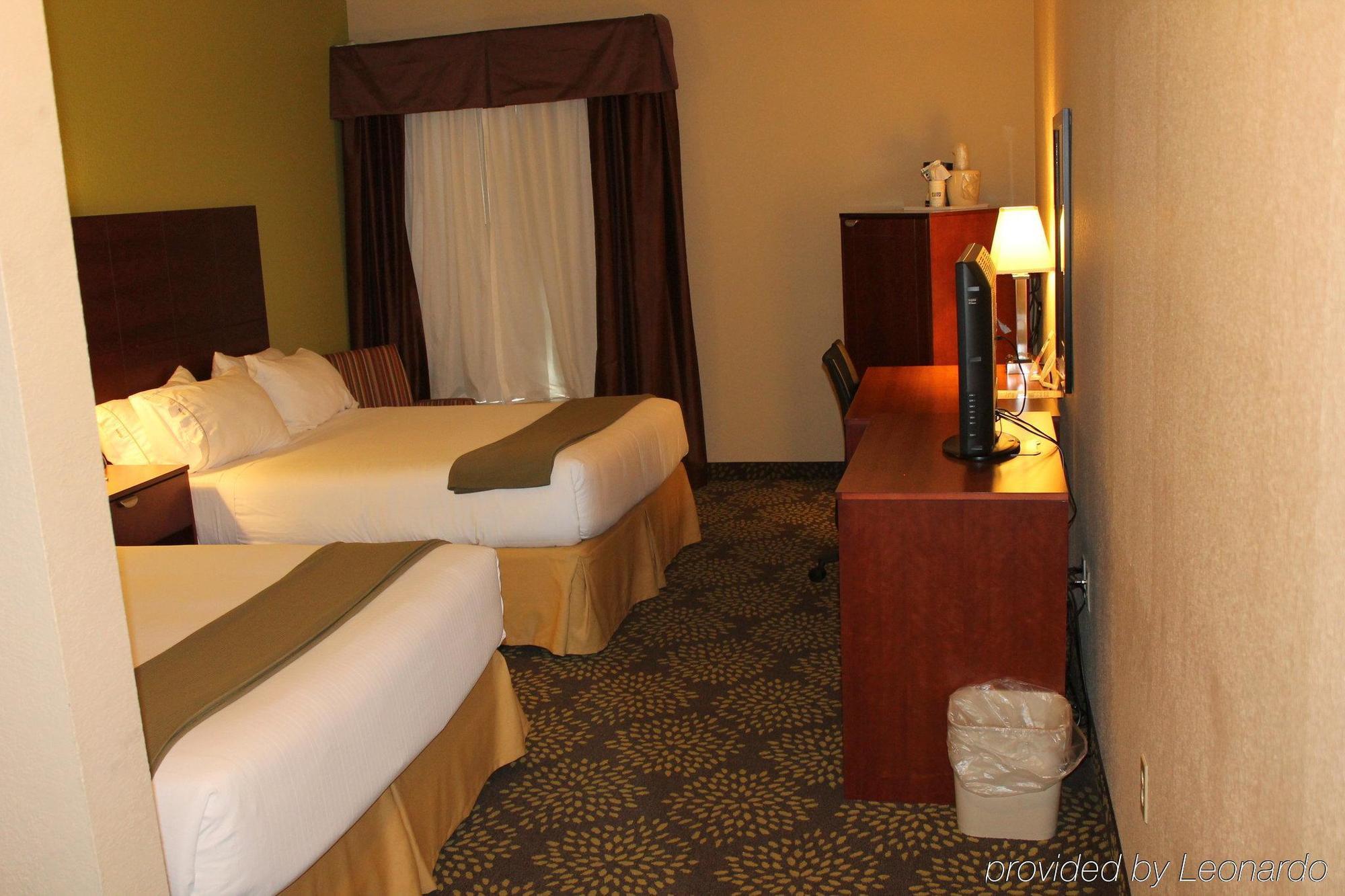 Holiday Inn Express Hotel & Suites Starkville, An Ihg Hotel Екстер'єр фото