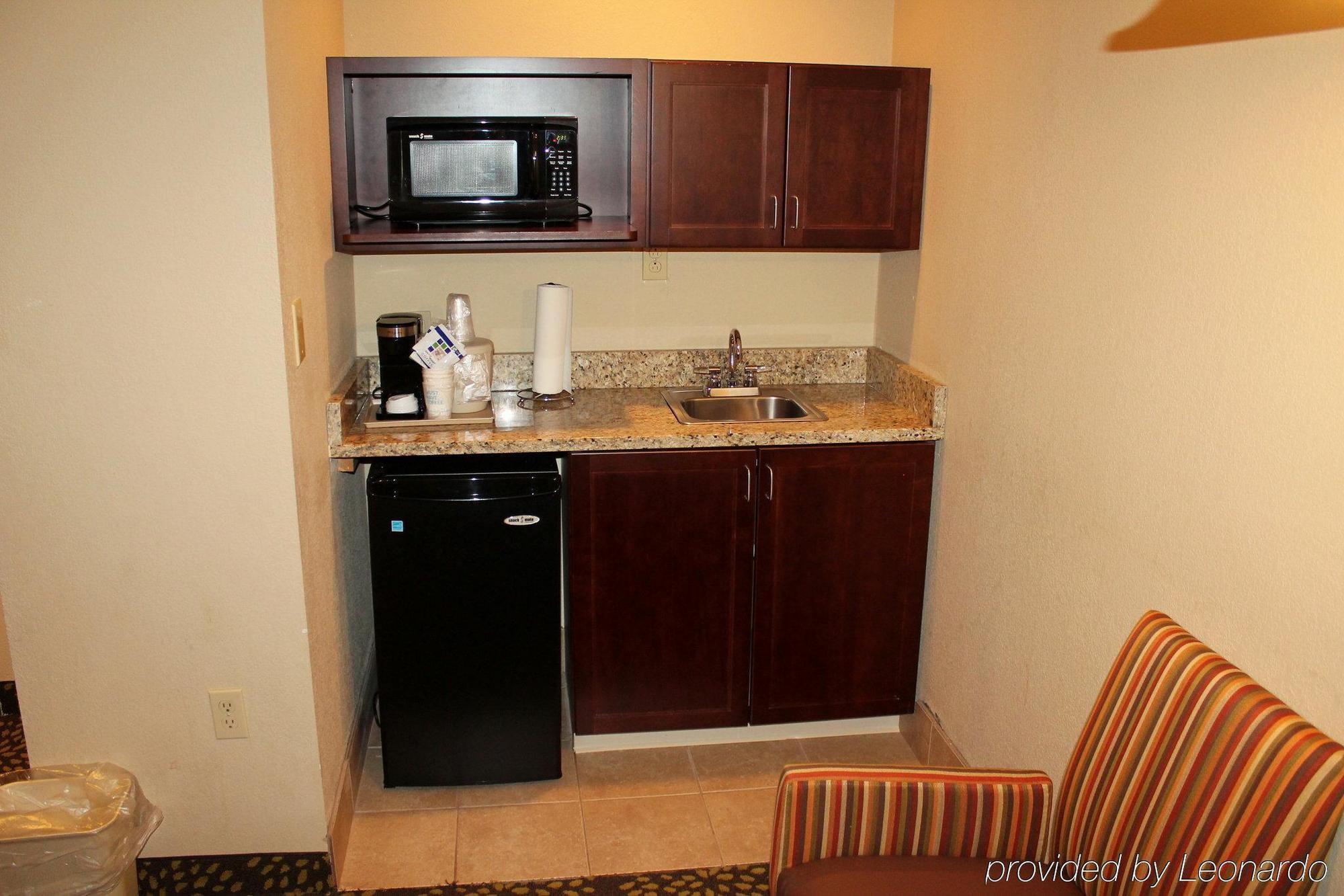 Holiday Inn Express Hotel & Suites Starkville, An Ihg Hotel Екстер'єр фото