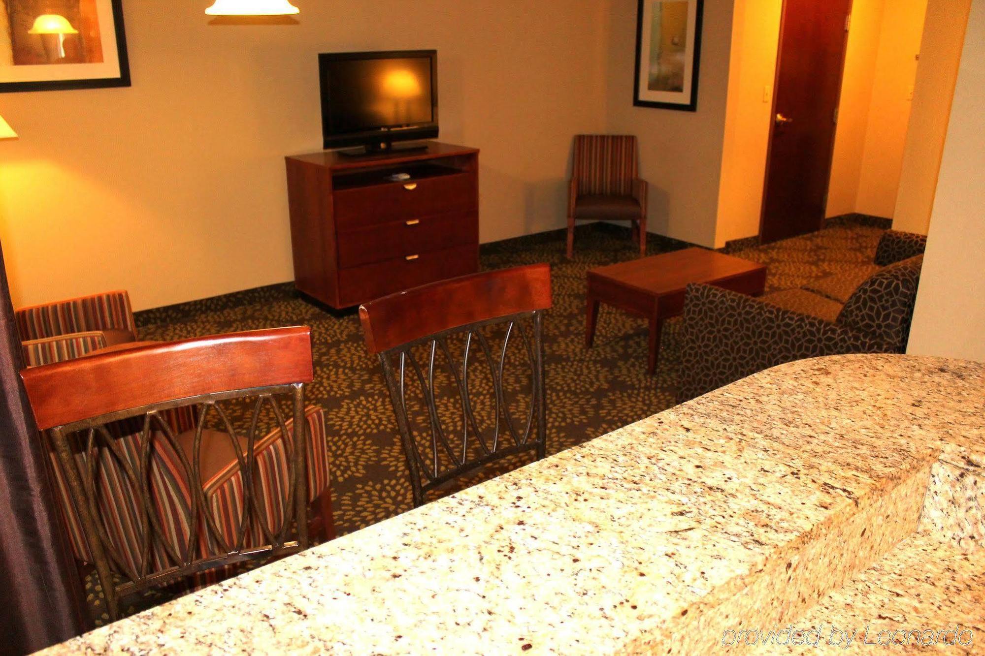 Holiday Inn Express Hotel & Suites Starkville, An Ihg Hotel Екстер'єр фото