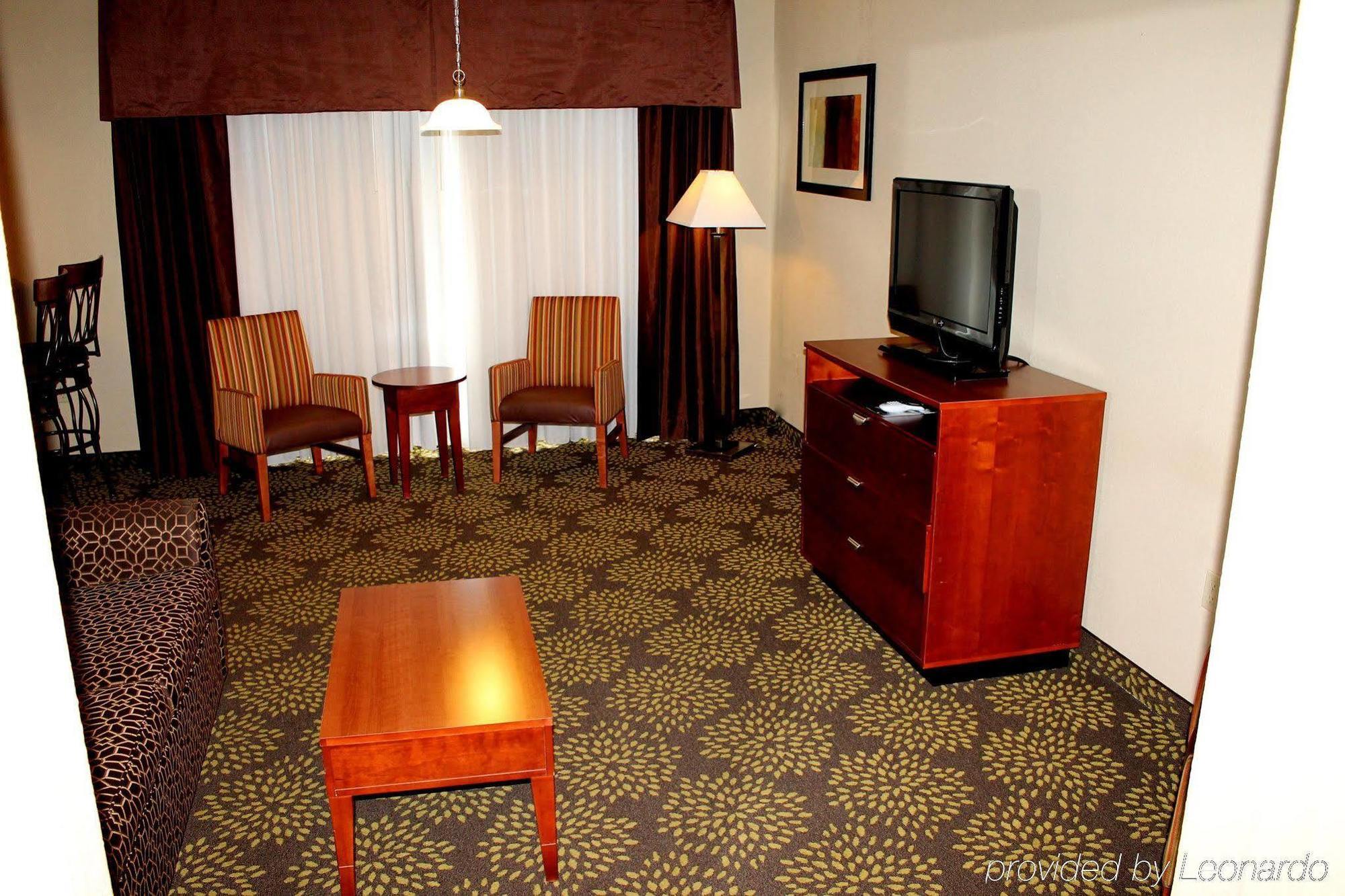Holiday Inn Express Hotel & Suites Starkville, An Ihg Hotel Екстер'єр фото